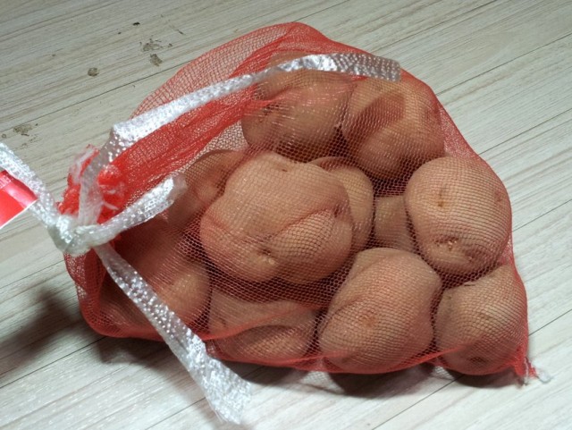 種芋を買って来ました。 種芋を買って来ました。