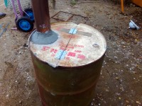 ドラム缶で焼却炉をDIY ドラム缶で焼却炉をDIY
